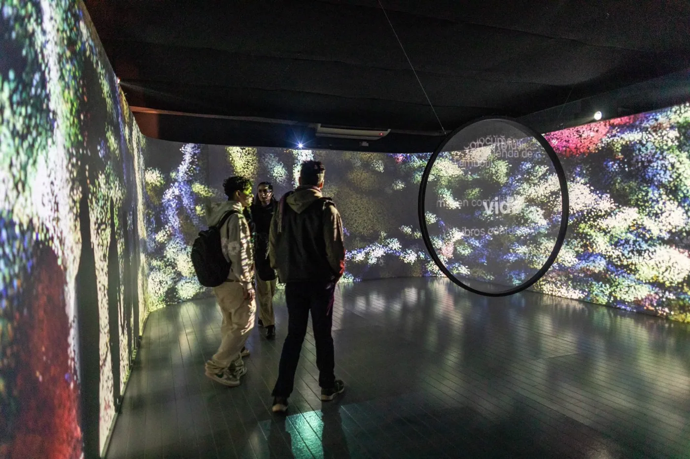Vivir el Archivo: an AI walks twenty years of exhibitions — Centro Cultural La Moneda, Santiago