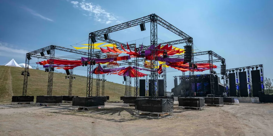Phase 3 AV — 50 Ayrton Rawbeam 350 at Veld