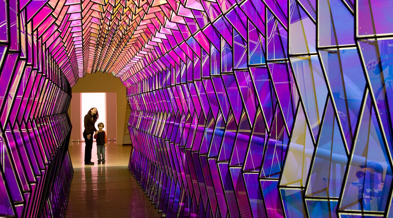 Olafur Eliasson — One-way colour tunnel