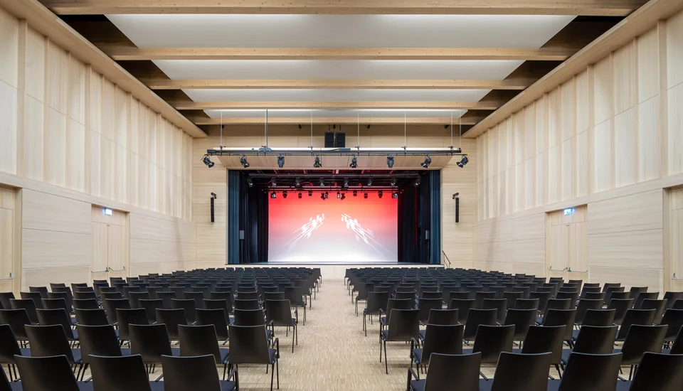 Scheinwurf GmbH — motorised flying for a small German venue