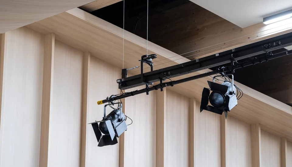 Scheinwurf GmbH — motorised flying for a small German venue